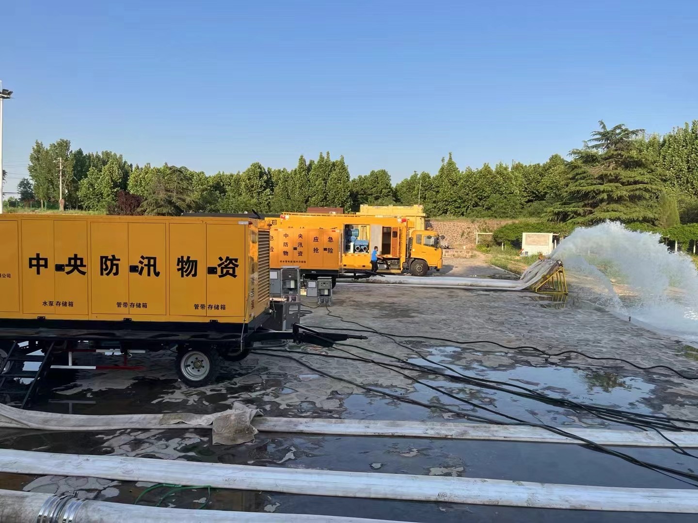 我司再次增派抢险人员抵达洞庭湖排涝现场